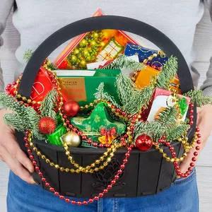 Новогодняя стильная подарочная корзина для мужчины с печеньем бискотти, шоколадом рэд, шоколадом бельгиан и чаем надин - №1139