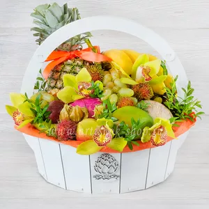 Корзина с экзотикой в подарок девушке с кокосом, рамбутанами, манго и цимбидиумом  - №860