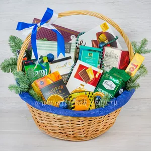 Новогодняя подарочная корзина с конфетами Dove, Grondard, Fazer, шоколадом Toblerone, Merci, чаем и кофе Paulig - №1947